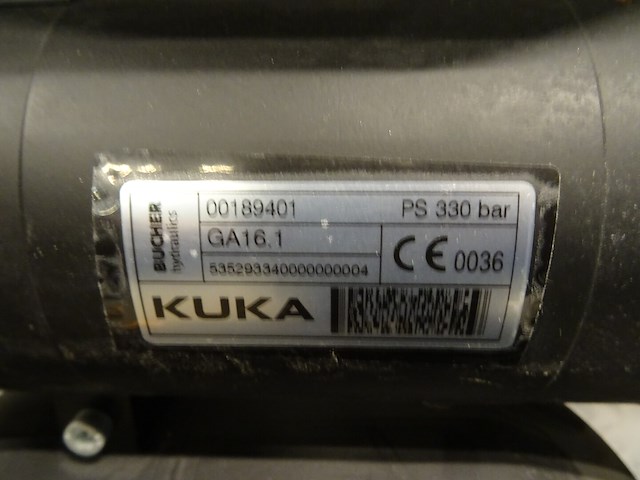 Robot kuka - afbeelding 4 van  12