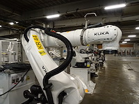 Robot kuka - afbeelding 5 van  12