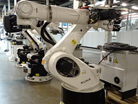 Robot kuka - afbeelding 8 van  12