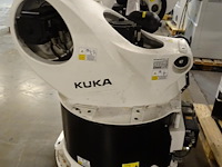 Robot kuka - afbeelding 9 van  12