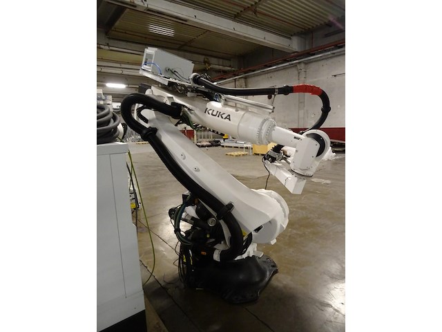 Robot kuka - afbeelding 6 van  11