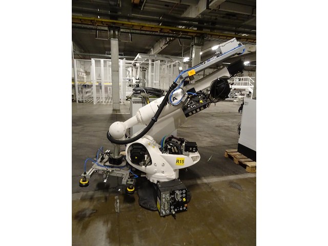 Robot kuka - afbeelding 1 van  10