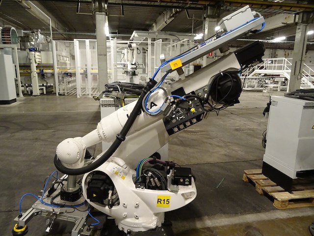 Robot kuka - afbeelding 3 van  10