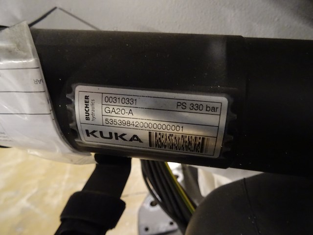 Robot kuka - afbeelding 7 van  10