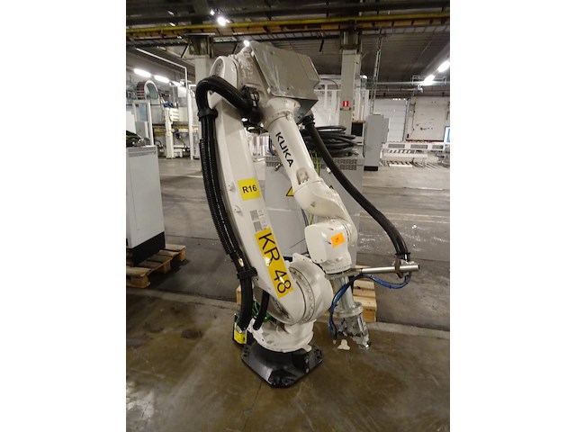 Robot kuka - afbeelding 1 van  10