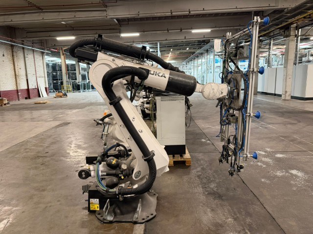 Robot kuka - afbeelding 3 van  10