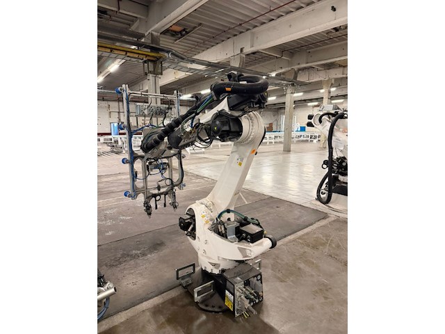 Robot kuka - afbeelding 4 van  10