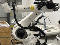 Robot kuka - afbeelding 1 van  4
