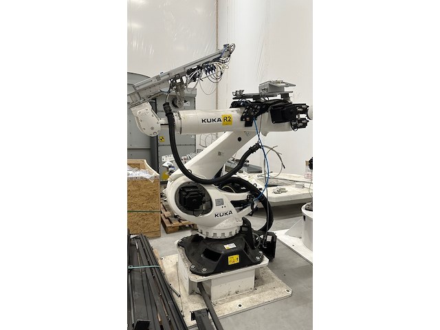 Robot kuka - afbeelding 2 van  4