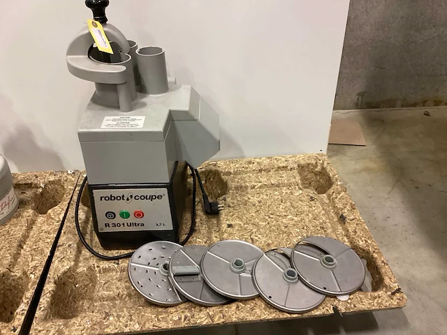 Robotcoupe r301 ultra overige fruit- en groenteverwerking - afbeelding 3 van  4