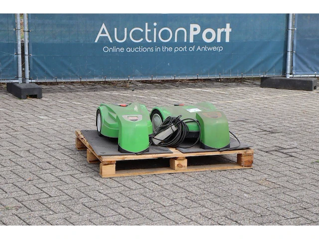 Robotmaaiers viking imow mi-422 en mi-632p elektrisch 42v 2 stuks met laadstations - afbeelding 1 van  1