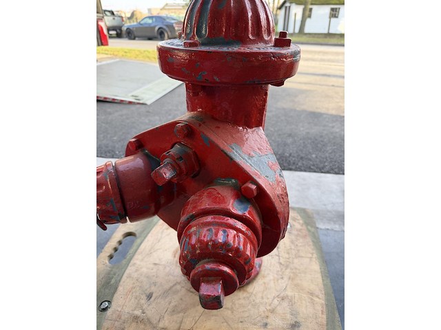 Rode brandkraan - afbeelding 2 van  3