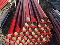 Rode metalen buizen - afbeelding 1 van  1