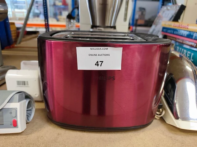 Rode philips broodrooster met 2 sleuven, filterkoffiezetapparaat wit philips cafe gaia met roestvrijstalen thermoskan, kruimeldief alessi, bloeddrukmeter braun, 16 diverse boeken - afbeelding 4 van  10