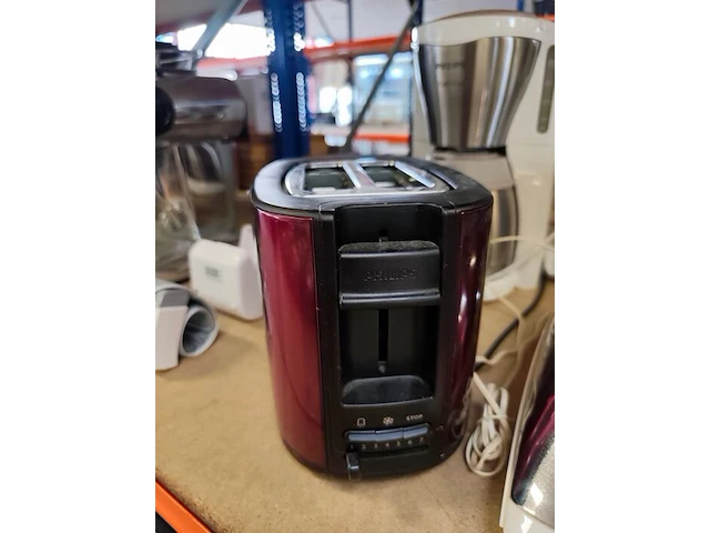 Rode philips broodrooster met 2 sleuven, filterkoffiezetapparaat wit philips cafe gaia met roestvrijstalen thermoskan, kruimeldief alessi, bloeddrukmeter braun, 16 diverse boeken - afbeelding 5 van  10