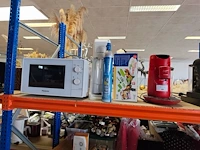 Rode philips senseo twist koffiemachine, snijmachine nicer dicer, sodastream bruiswatertoestel met bijbehorende 60l co2 cilinder met blauwe dop, microgolfoven panasonic nn-e20wwmepe