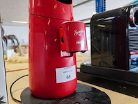 Rode philips senseo twist koffiemachine, snijmachine nicer dicer, sodastream bruiswatertoestel met bijbehorende 60l co2 cilinder met blauwe dop, microgolfoven panasonic nn-e20wwmepe - afbeelding 3 van  7