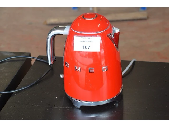 Rode smeg waterkoker model klf03 (18) - afbeelding 1 van  5