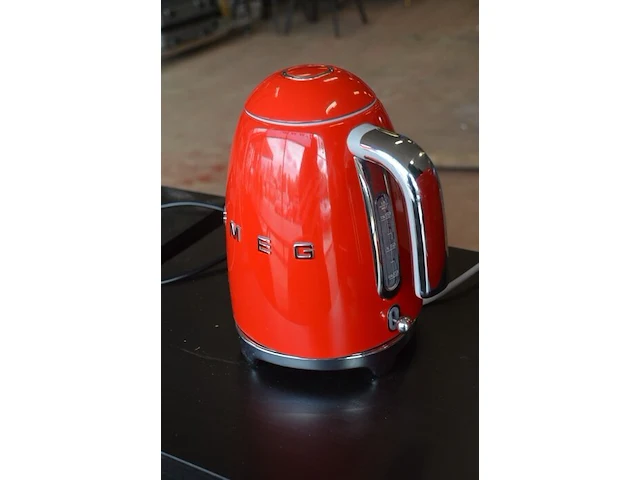 Rode smeg waterkoker model klf03 (18) - afbeelding 4 van  5