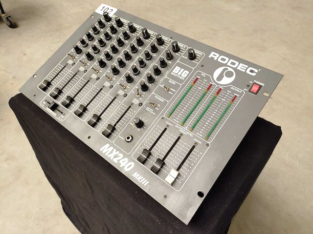 Rodec - mx240 mkiii - analog mixing console - afbeelding 2 van  4