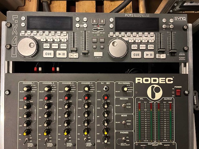 Rodec mx180mk3 discobar + synq cdx-1 dubbele cd speler - afbeelding 2 van  5