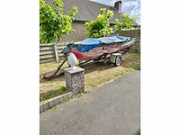 Roeiboot rood met trailer - afbeelding 6 van  11