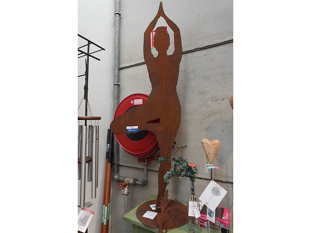 Roest design – yogameisje groot | h182 cm - afbeelding 1 van  3