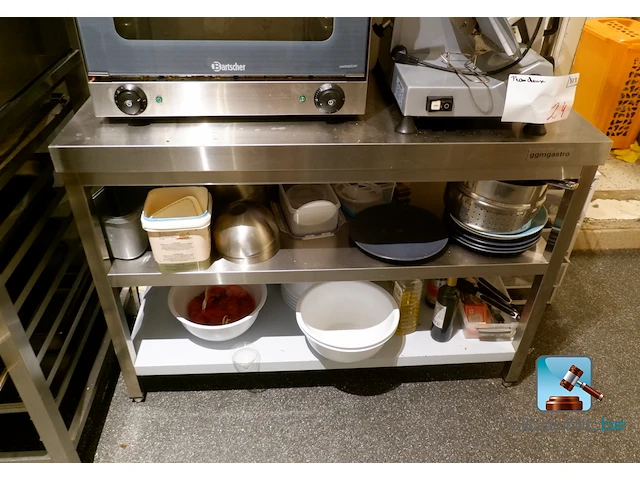 Roestvrij stalen tafel met inhoud - afbeelding 2 van  6