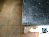 Roestvrij stalen tafel met inhoud - afbeelding 3 van  5