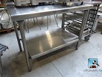 Roestvrij stalen tafel