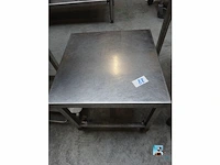 Roestvrij stalen tafel