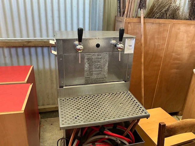 Roestvrijstalen bierinstallatie voor het tappen van bier - afbeelding 2 van  7