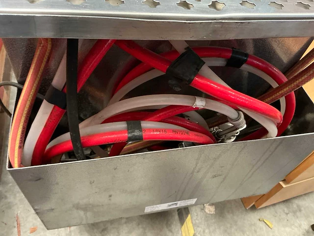 Roestvrijstalen bierinstallatie voor het tappen van bier - afbeelding 6 van  7