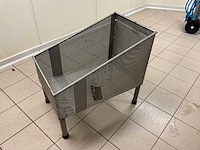 Roestvrijstalen geperforeerd pluimveeoogsttray - afbeelding 2 van  4