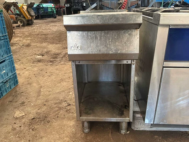 Roestvrijstalen serveertafel op wielen serveerwagen - afbeelding 4 van  6