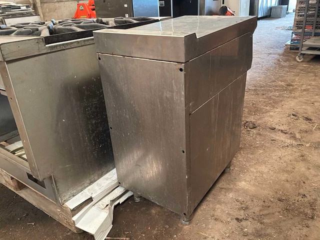 Roestvrijstalen serveertafel op wielen serveerwagen - afbeelding 3 van  6