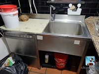 Roestvrijstalen spoelbak met vaatwasser