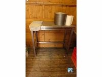 Roestvrijstalen tafel