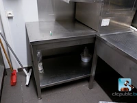 Roestvrijstalen tafel