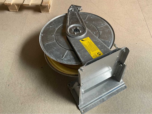 Roestvrijstalen wandmontere slanghaspel - afbeelding 1 van  6