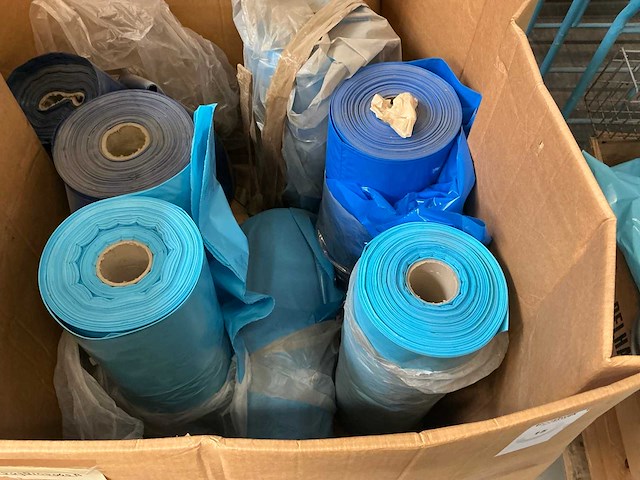 Rol plastic afvalzakken (6x) - afbeelding 1 van  4