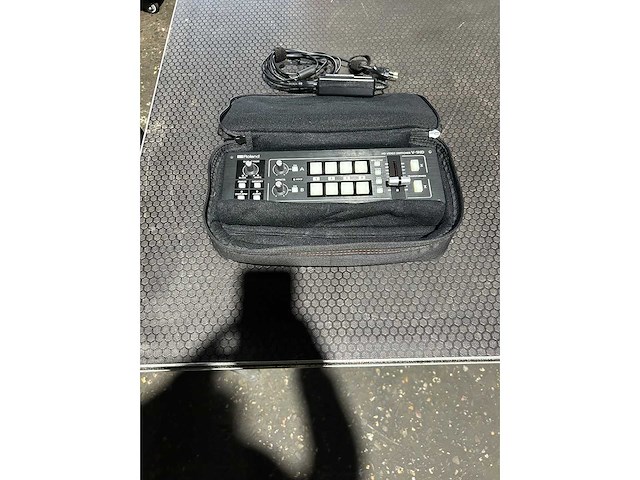 Roland - v-1 hd - video mixer roland v-1 hd - afbeelding 2 van  2