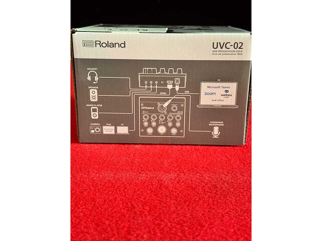 Roland uvc-02 web presentation dock - afbeelding 2 van  5