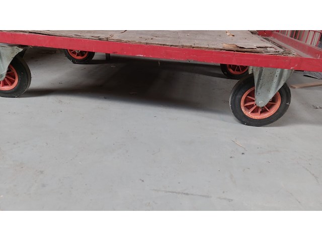 Rolcontainer rood - afbeelding 4 van  6