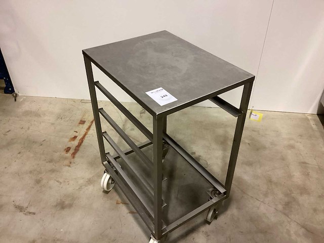 Rolkar laag - en 600x400 op wielen - rvs werktafel - afbeelding 1 van  3