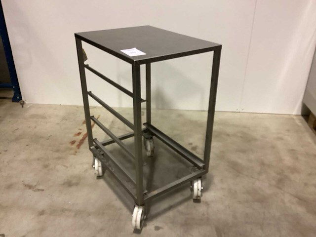 Rolkar laag - en 600x400 op wielen - rvs werktafel - afbeelding 2 van  3