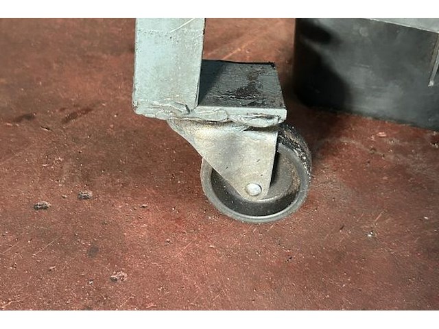 Rolkar, lekbak en inhoud - afbeelding 6 van  6