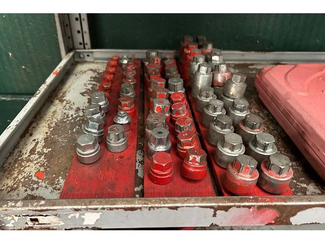 Rolkar met inhoud - afbeelding 4 van  6