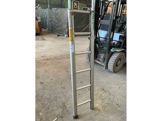 Roll & fix ladder voor bestelwagen - afbeelding 2 van  6