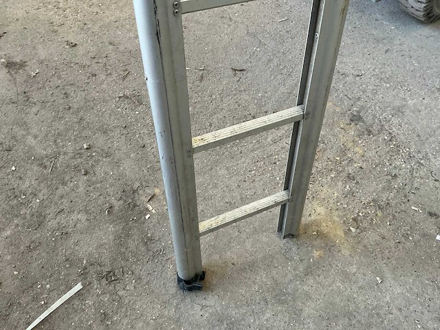 Roll & fix ladder voor bestelwagen - afbeelding 3 van  6